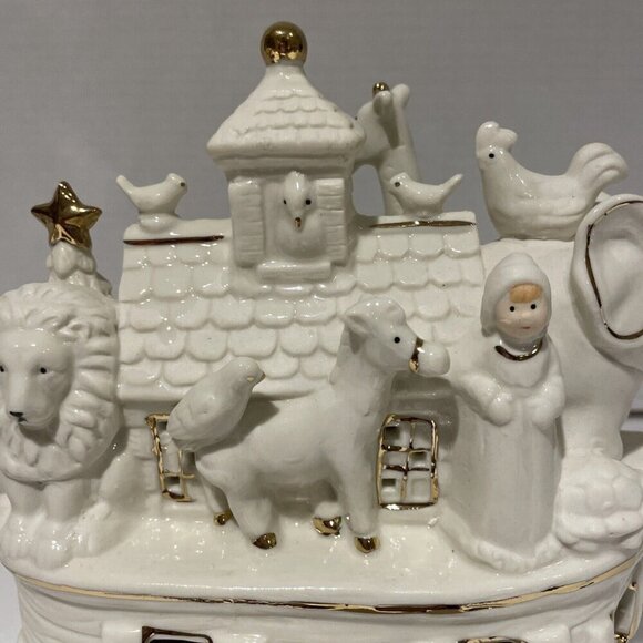 Noah’s Ark with Santa Accent Light Ivory Porcelain Holiday Christmas 8" JCPenney - Picture 4 of 16